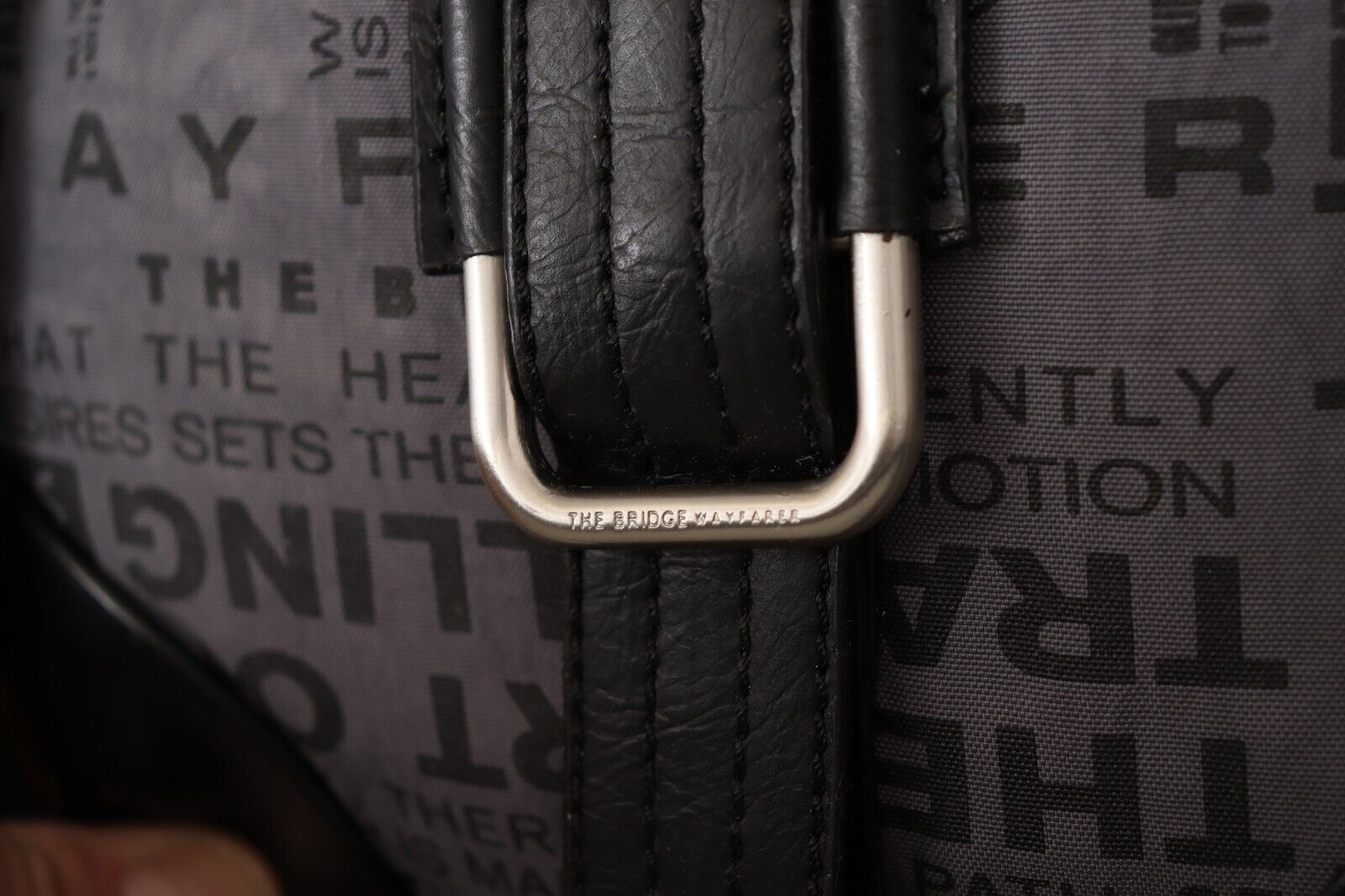 WAYFARER Gray Printed Logo Shoulder Crossbody Purse Bag - Fizigo